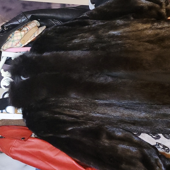 Mink and fur coat - Picture 1 of 12